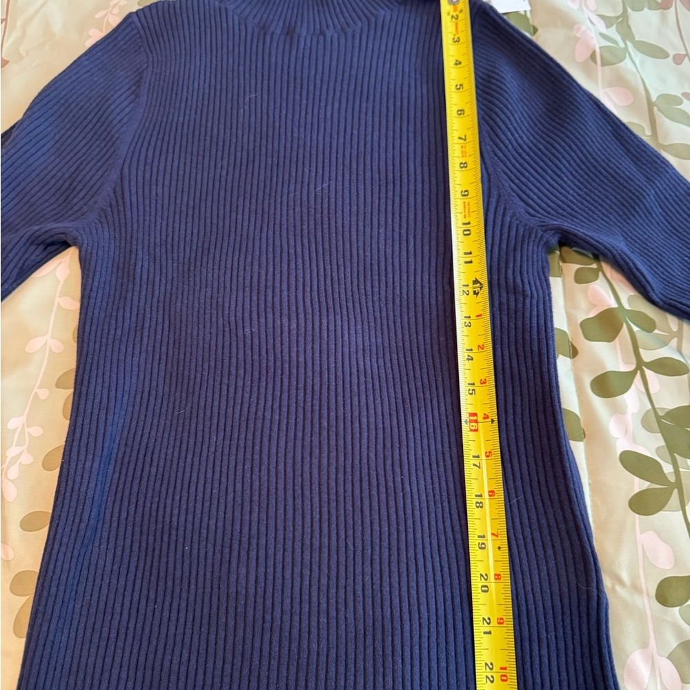 Old Navy Women's Navy Turtleneck Sweater - Picture 6 of 6